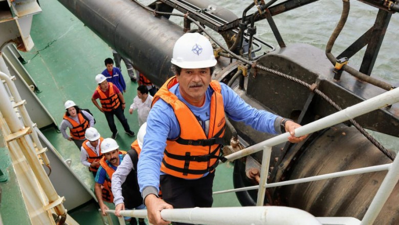 Pescadores das ilhas do entorno dos Portos visitam a draga