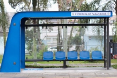 PARANAGUÁ: Novos pontos de ônibus estão sendo instalados