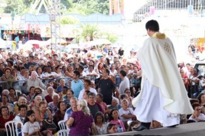 Missa Campal reúne mais de 15 mil pessoas na Praça da Fé em Paranaguá