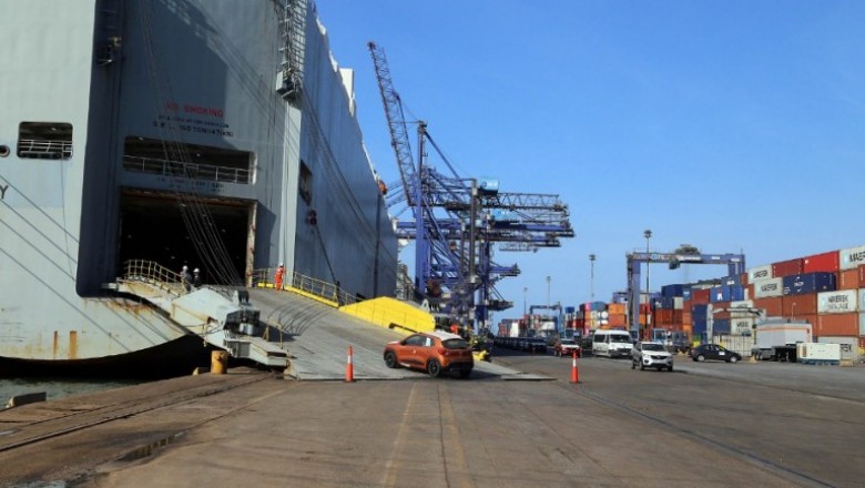 Veículos e contêineres puxam aumento da carga geral nos portos do Paraná