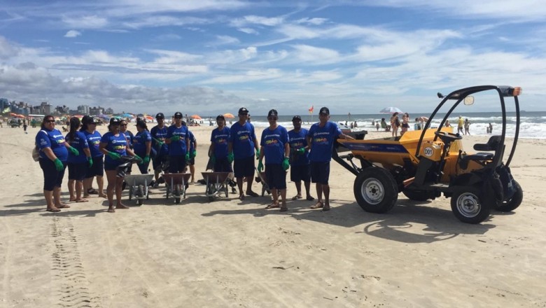 30 toneladas de lixo foram coletadas das praias na virada do ano