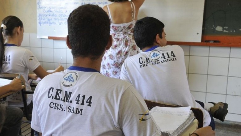 Capes oferece 60 mil bolsas para a formação de professores