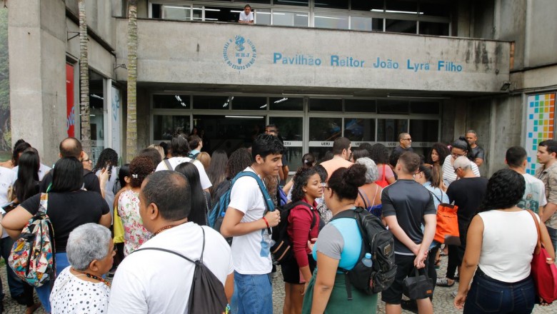 MEC suspende início das inscrições para o Prouni