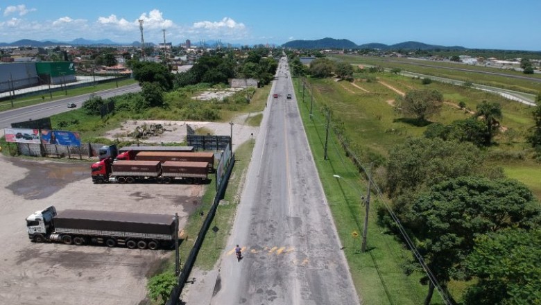 Primeira etapa de pavimentação da Avenida Bento Munhoz da Rocha Neto foi concluída 