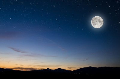 Semana começa com 'Super Lua Cheia' para admirar