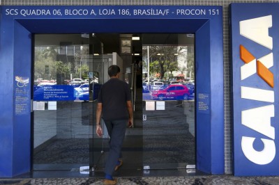 Agências da Caixa abrem duas horas mais cedo nesta segunda-feira