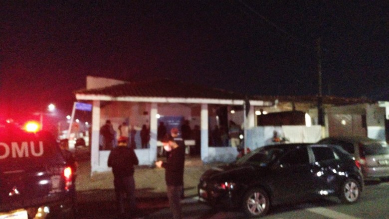 Fiscalização municipal interdita bar com cerca de 20 pessoas no Cominese