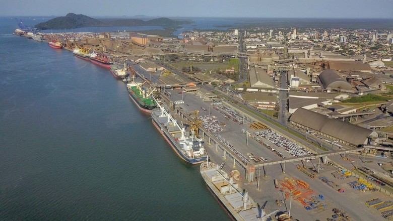 Portos do Paraná firma primeiro aditivo para exploração de área