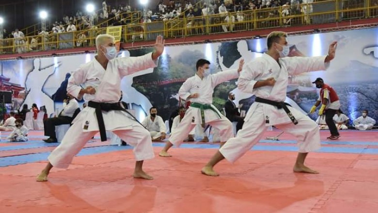 Paranaguá conquista 18 medalhas em campeonato de karatê