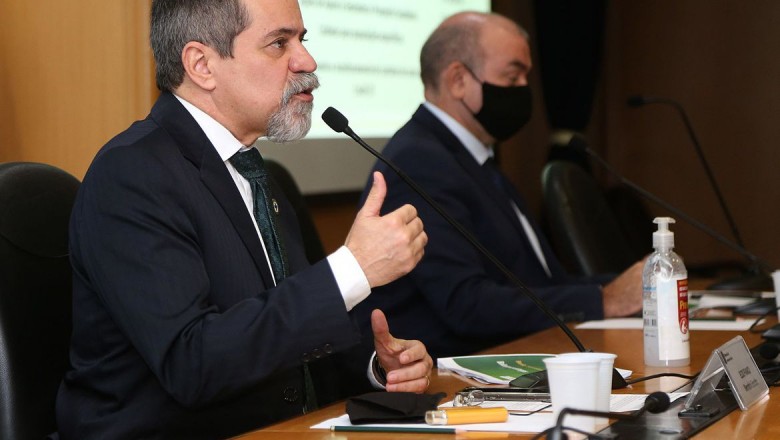 Ministério da Saúde: vacinação poderá começar em 20 de janeiro