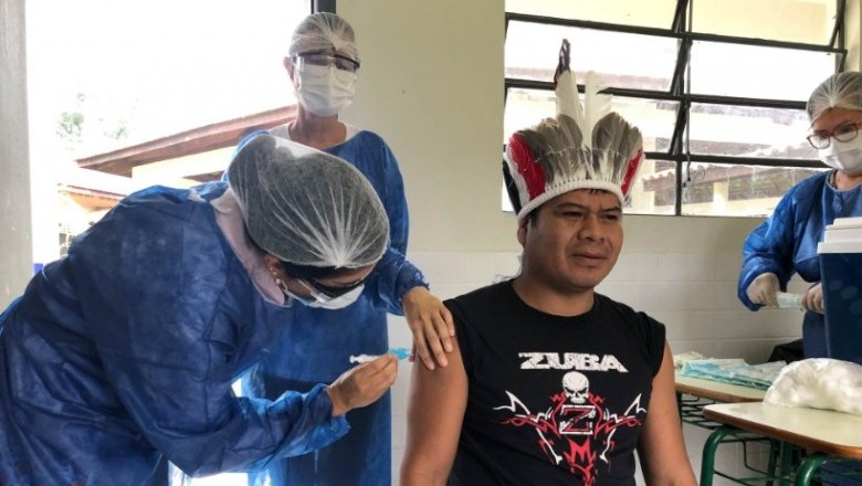 Indígenas na Ilha da Cotinga são vacinados contra a Covid-19