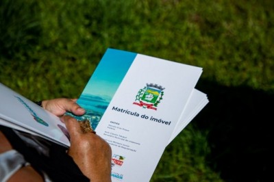 Mais 19 famílias recebem seus títulos de propriedade no bairro Porto Seguro em Paranaguá