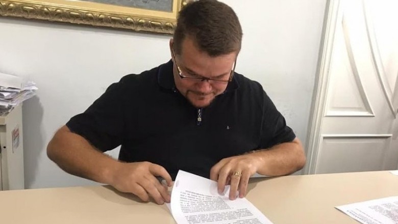 Prefeito Marcelo Roque assina projetos de Lei com intuito de adquirir vacinas contra a Covid-19