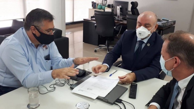 Paraná defende antecipação da vacinação de trabalhadores da Educação