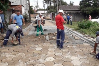 Equipe Serval realiza pavimentação na Ilha dos Valadares