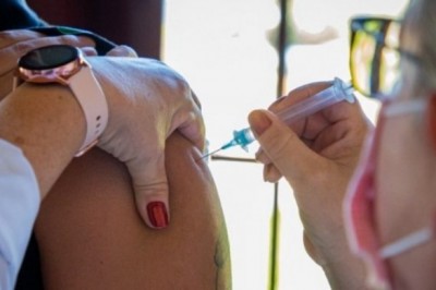 PARANAGUÁ: Iniciada vacinação para pessoas com comorbidades de 55 a 59 anos