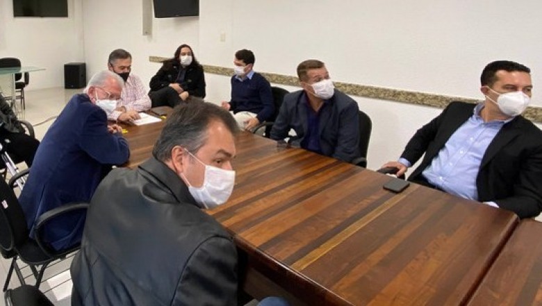 Governo e prefeitos estudam novas ações de enfrentamento à Covid-19 no Litoral