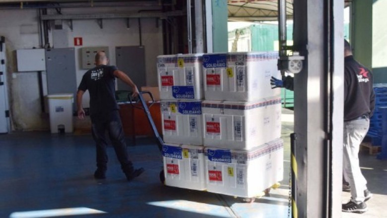 Paraná recebe mais 360.250 doses da vacina AstraZeneca contra a Covid-19