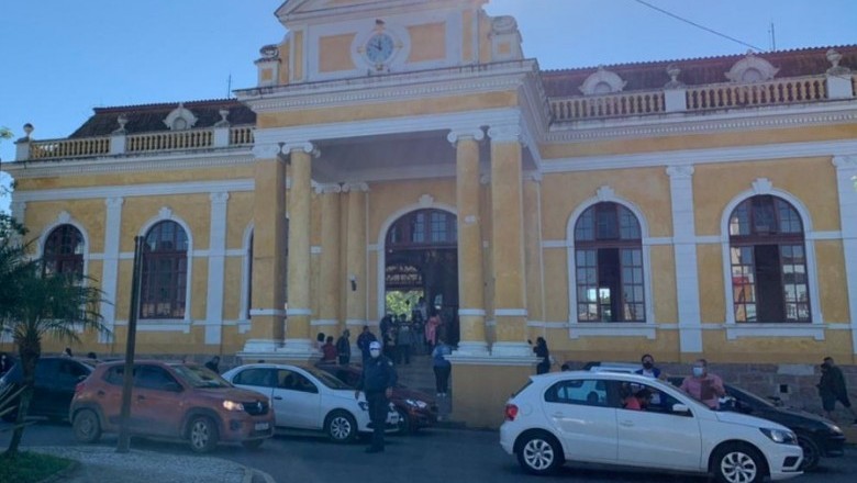 Cidades do Paraná começam a receber nesta sexta mais vacinas contra a Covid-19; veja divisão