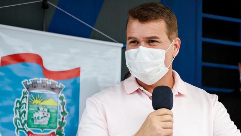 Prefeito retoma atividades e assina Ordem de Serviço para novas obras em Paranaguá