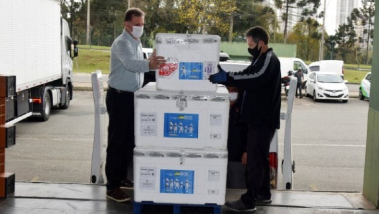 Paraná deve iniciar na próxima semana vacinação de adolescentes e dose de reforço contra a Covid-19