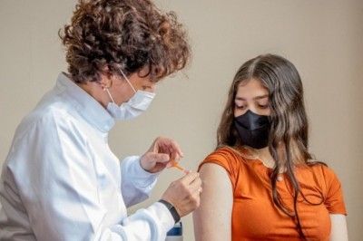 Vacinação para adolescentes é iniciada para pessoas com deficiência permanente ou com comorbidade