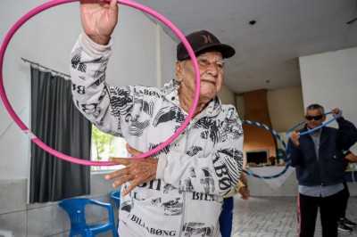 Lar Perseverança recebe aulas de exercício físico aos idosos