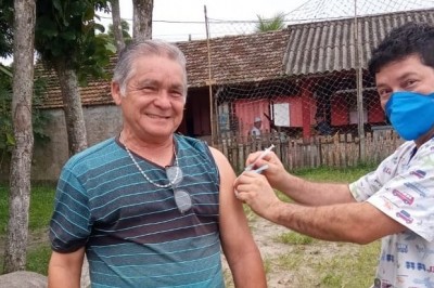 Dia D de vacinação leva mais de mil pessoas às unidades de saúde em Paranaguá 