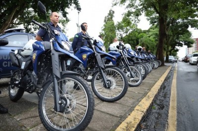 Guarda Civil Municipal de Paranaguá recebe novas viaturas e motocicletas