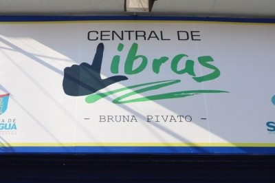 Central de Intérpretes de Libras de Paranaguá é reinaugurada em novo espaço