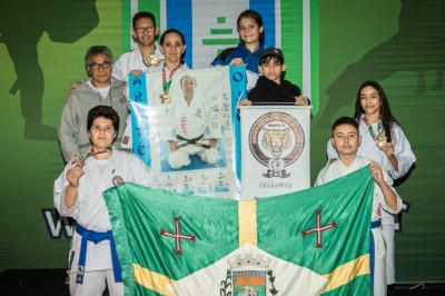 Parnanguaras conquistam 3 medalhas de ouro, 1 de bronze e prestam homenagem ao Sensei Aníbal durante a 3ª fase do 49º Campeonato Paranaense de Karatê