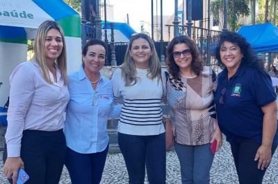 Mulheres recebem tarde de saúde e entretenimento em Paranaguá