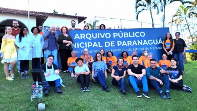 Universitários da Terceira Idade visitam Arquivo Municipal