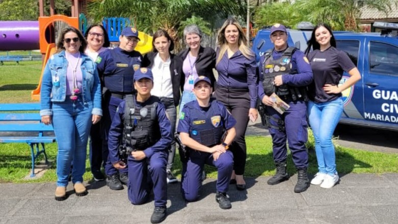 Secretaria de Assistência Social realiza blitz de conscientização sobre o combate a violência contra a mulher em Paranaguá