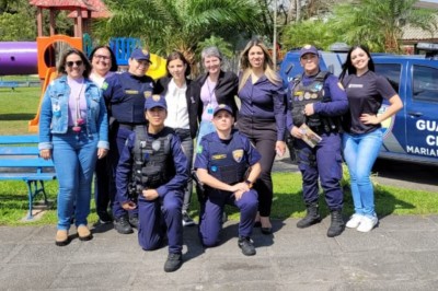 Secretaria de Assistência Social realiza blitz de conscientização sobre o combate a violência contra a mulher em Paranaguá