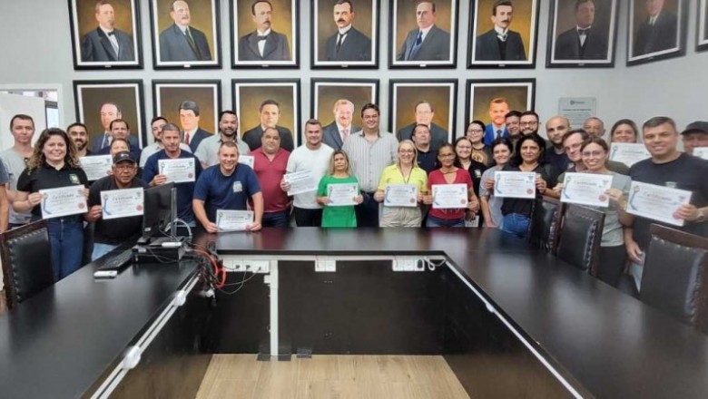 Servidores Municipais de Paranaguá recebem certificado de brigadistas