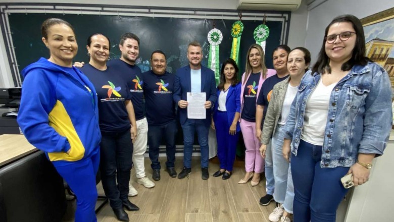 Prefeito Marcelo Roque assina a criação do segundo Conselho Tutelar