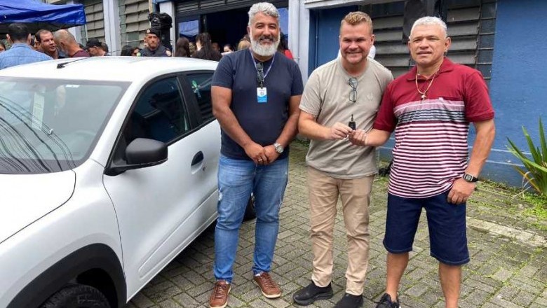 IPTU PREMIADO PARANAGUÁ: Ganhadores retiraram seus prêmios nesta terça-feira