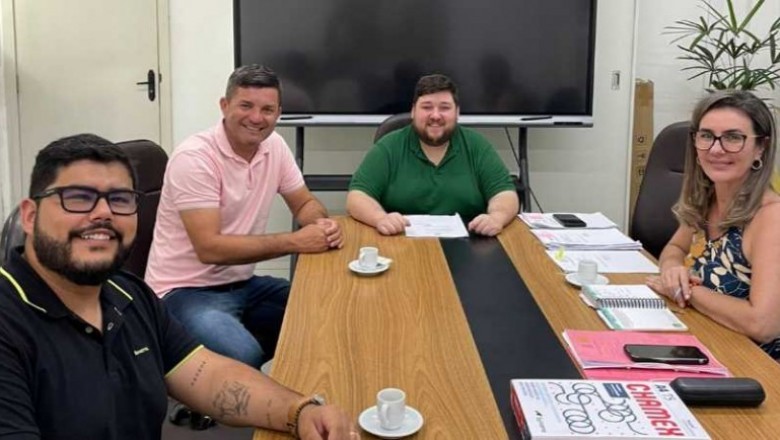 Vereador Aldo Neves participa de uma reunião com a Secretária da Saúde de Paranaguá Patricia Muzetti 