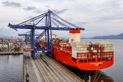 Com 44% da exportação nacional de frango, Porto de Paranaguá é o principal exportador de carnes brasileiras 