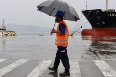 Nova frente fria traz chuva ao Litoral no fim de semana