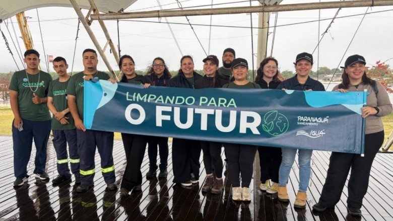 Paranagu&aacute; Saneamento mobiliza volunt&aacute;rios e ajuda a retirar mais de 260 quilos de res&iacute;duos em a&ccedil;&atilde;o conjunta na Rua da Praia